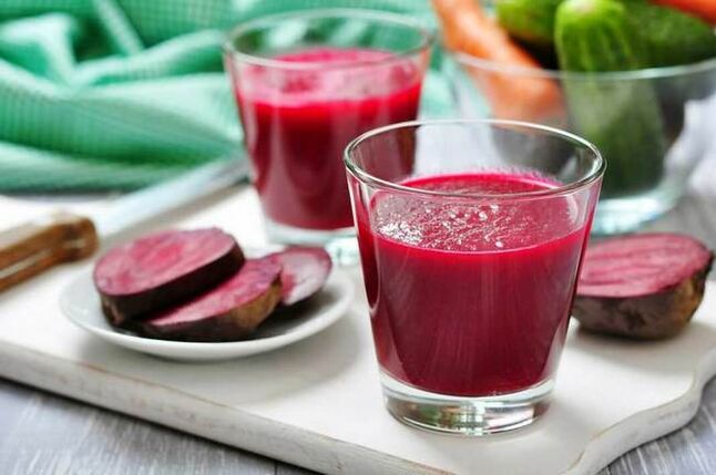 Beetroot smoothie for lunch in a diet for losing weight
